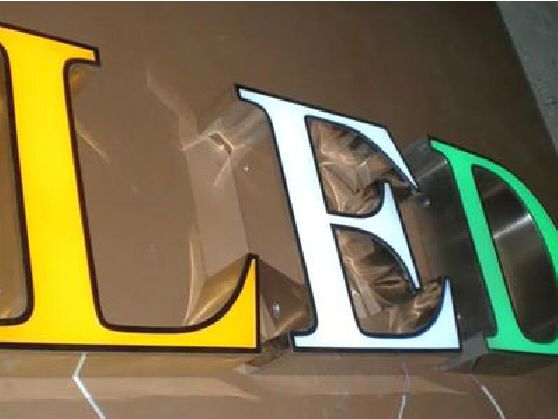 益阳介绍LED招牌的基础知识。