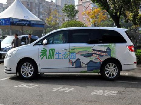 益阳户外车贴喷绘如何保持效果?